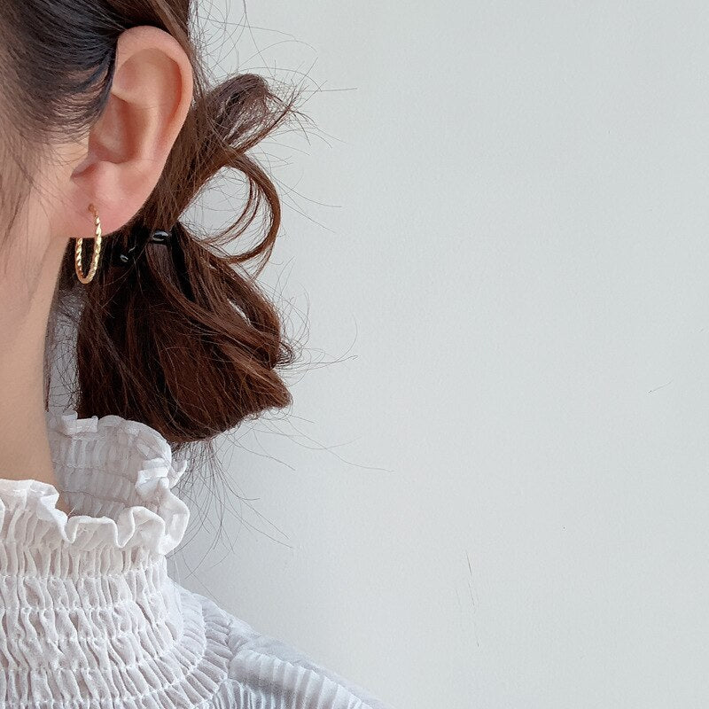 Boucles d'oreilles créoles en fil de corde E1052