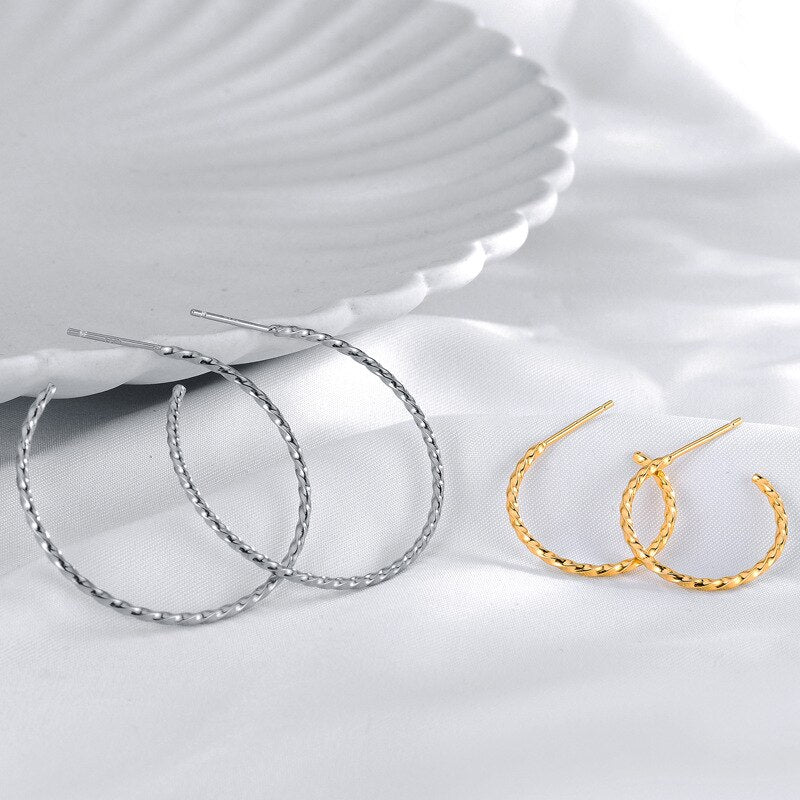 Boucles d'oreilles créoles en fil de corde E1052
