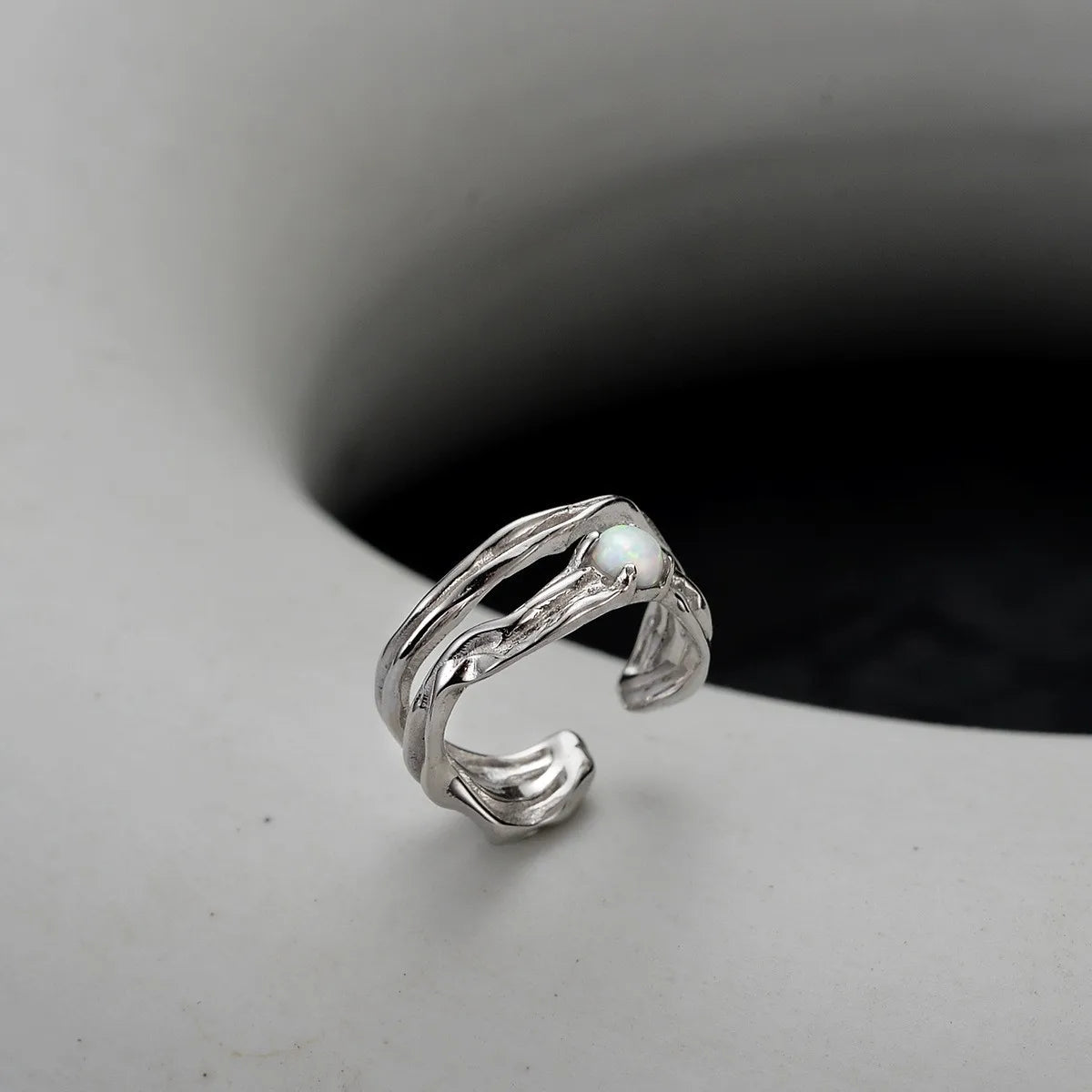Manchette d'oreille irrégulière opale E1134, 1 pièce