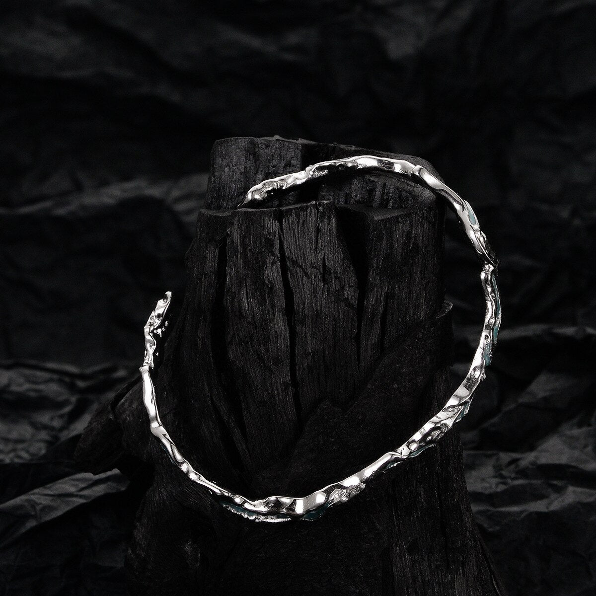 Bracelet froissé en émail bleu Alien B1011