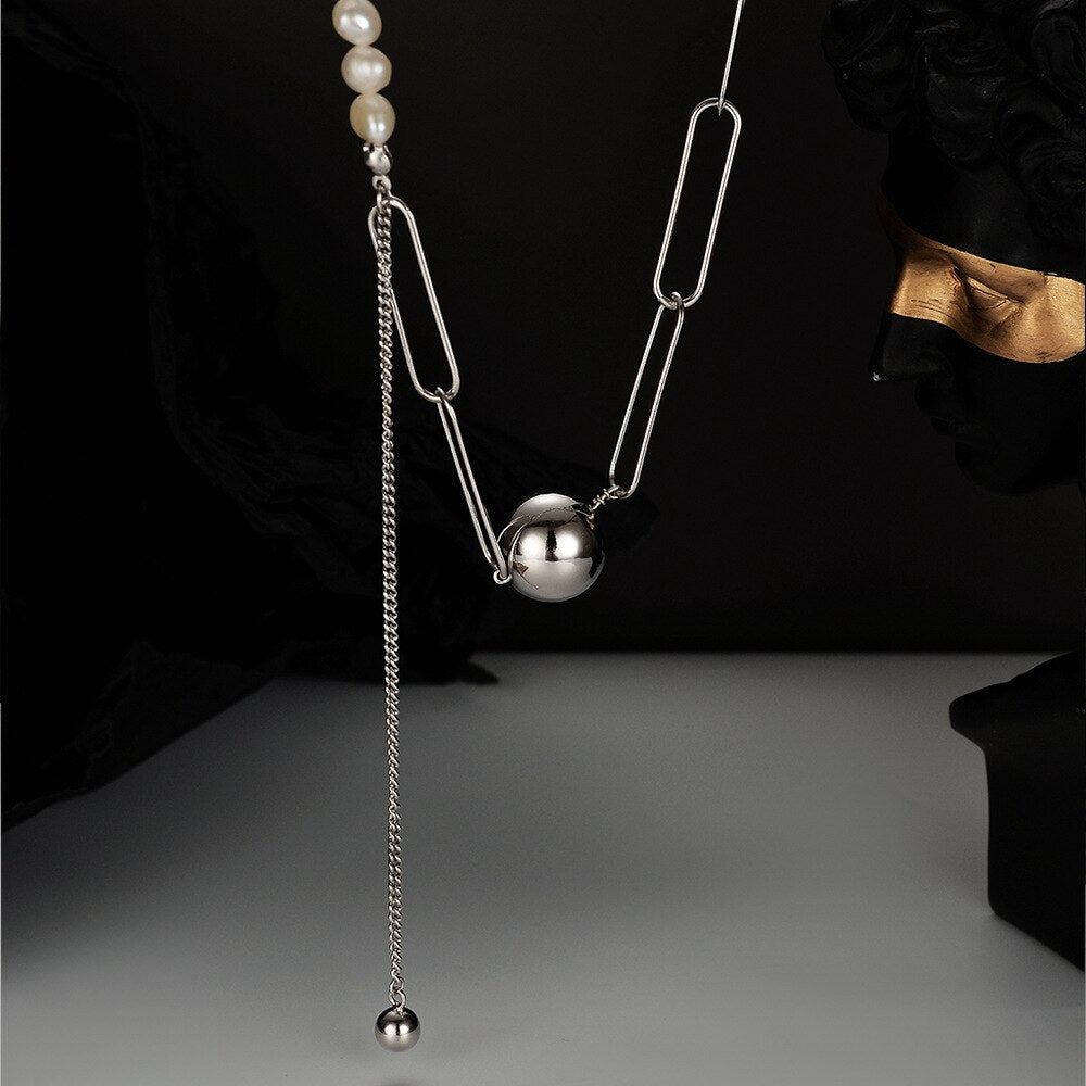 Collier de perles baroques à chaîne dessinée N1032
