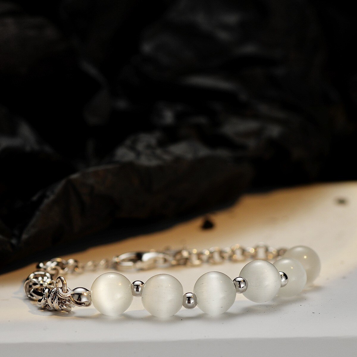 Bracelet chaîne torsadée dessiné œil de chat B1007