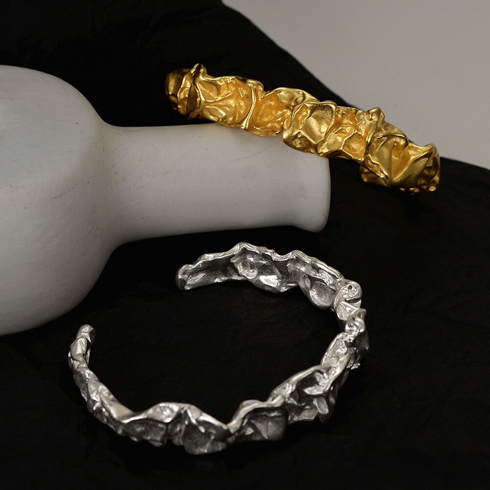 Bracelet ouvert à texture froissée B1040