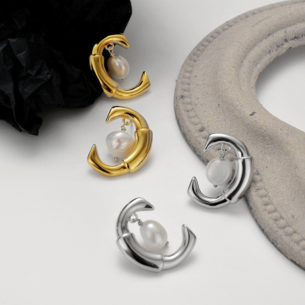 Clous d'oreilles irréguliers en perles C E1209