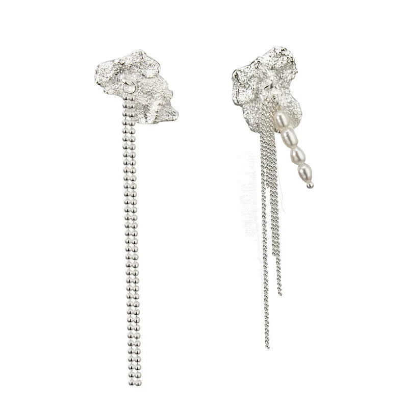 Boucle d'oreille longue chaîne en perles irrégulières E1227