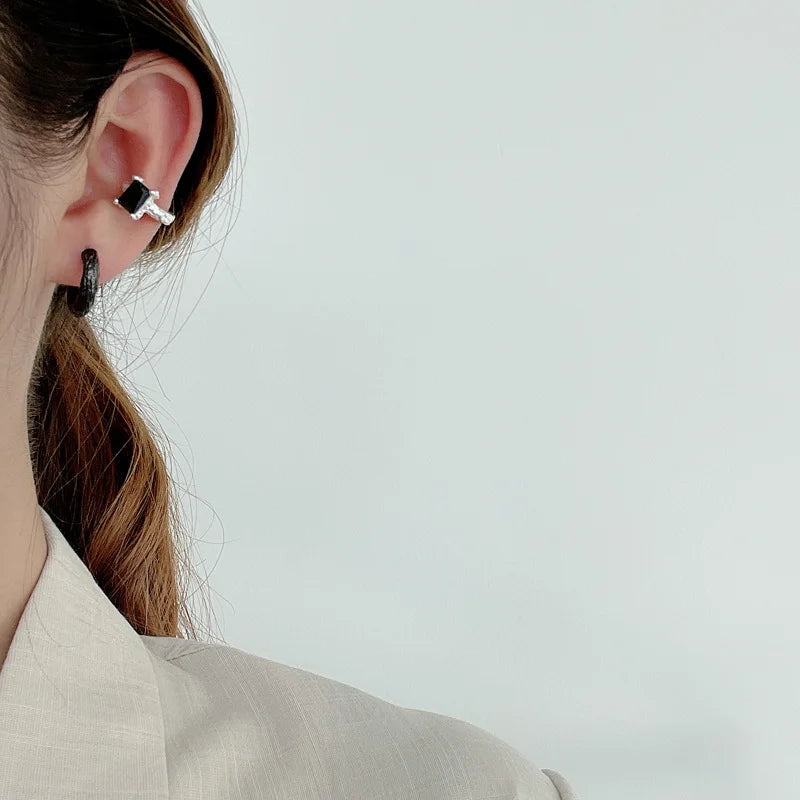 Bijou d'oreille texturé en CZ mat E1235, 1 pièce
