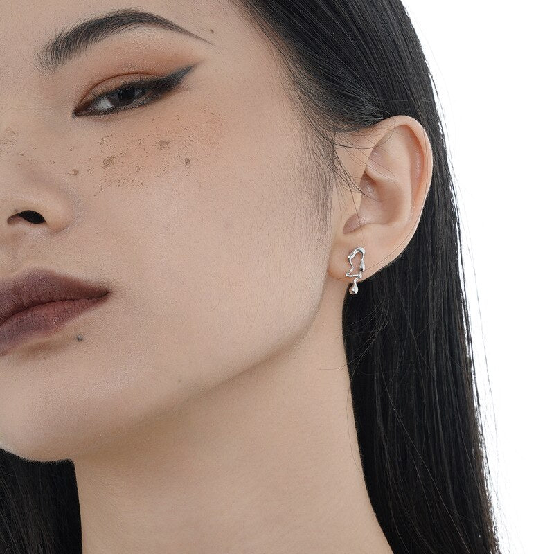 Boucles D'oreilles Puces Liquides Ondulées E1155