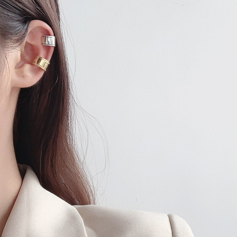 Poignets d'oreille à motif large E1101 1 pièce