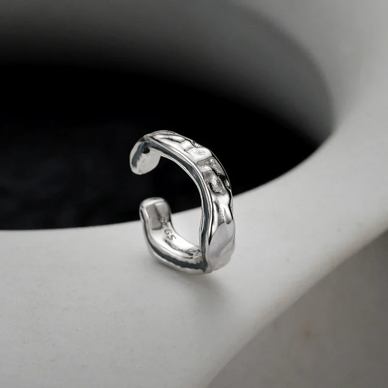 Boucle d'oreille clip martelée épaisse E1013, 1 pièce
