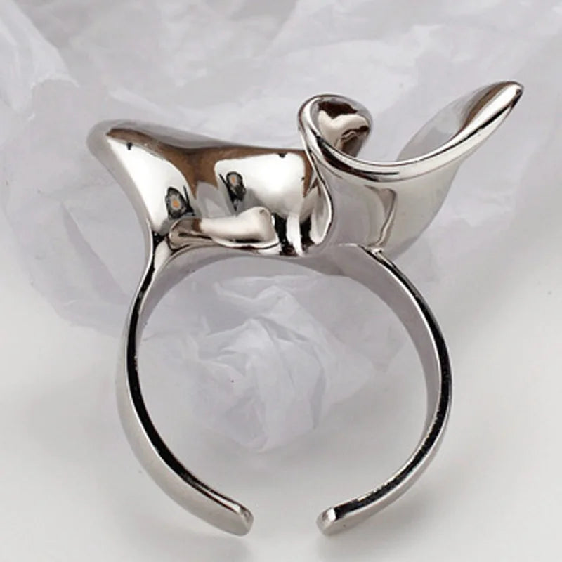 Bague irrégulière à motif ondulé R1048