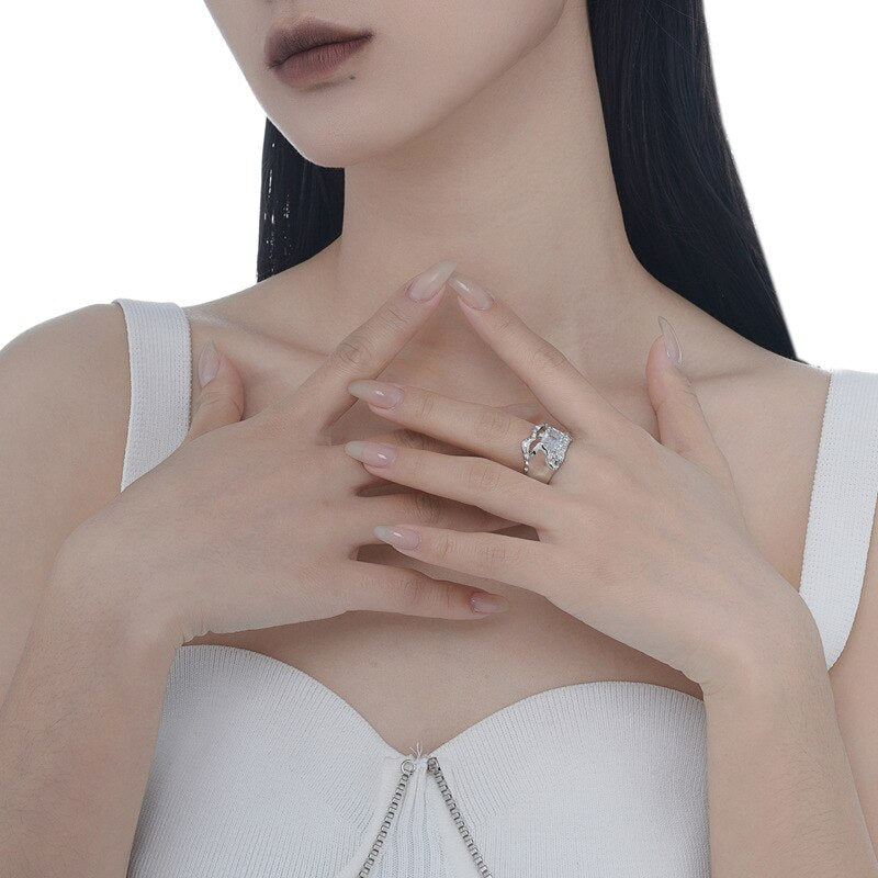 Bague à motif extraterrestre en pierre carrée R1198