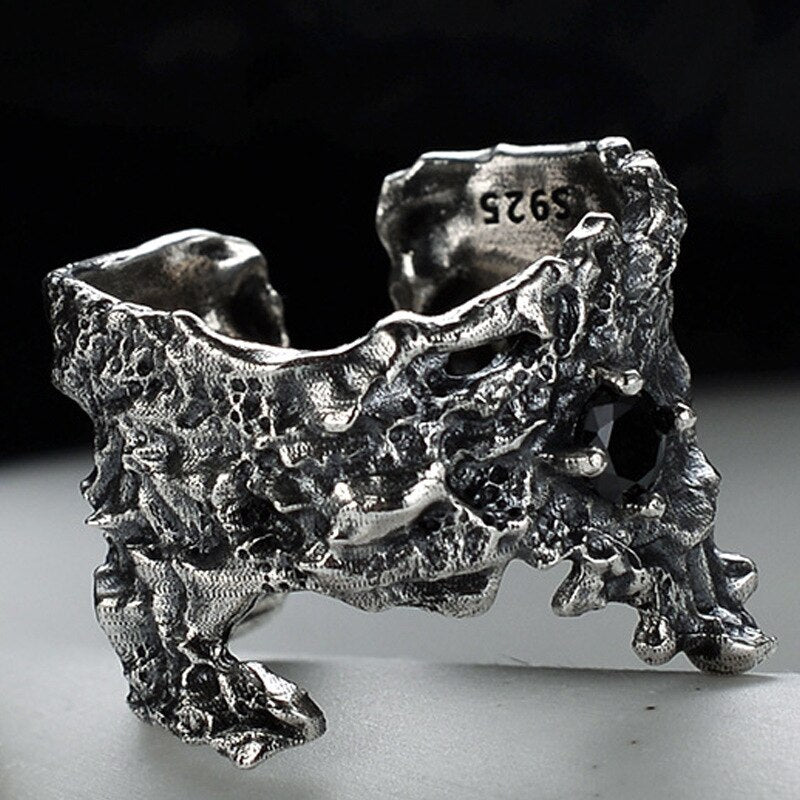 Bague texturée large avec accent de zircon R1194