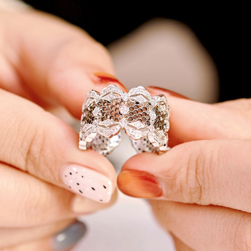Bague ouverte en dentelle de pétales de rose aérées 5812