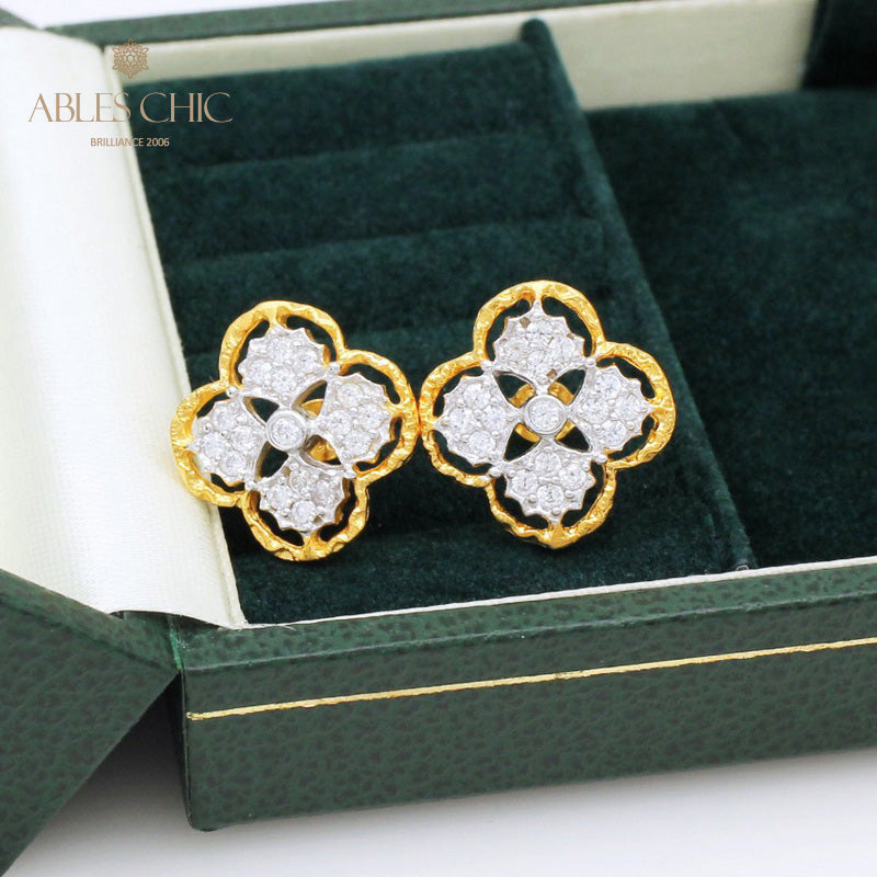 Boucles d'oreilles à tige florales prune 5400