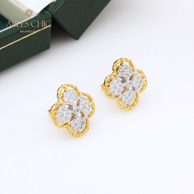 Boucles d'oreilles à tige florales prune 5400