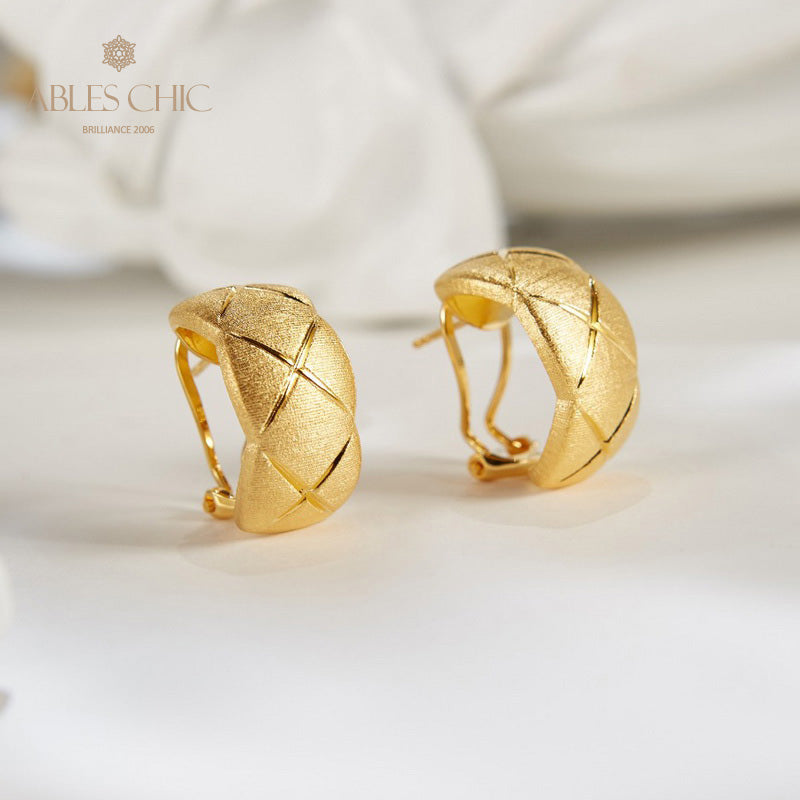 Boucles d'oreilles à grain croisé brossé avec élément en tissu 6140