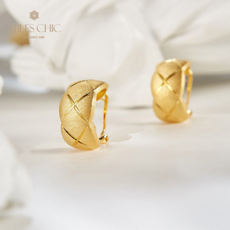 Boucles d'oreilles à grain croisé brossé avec élément en tissu 6140