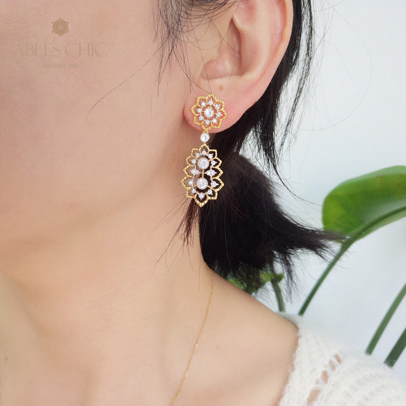 Boucles d'oreilles lustre en filigrane floral 18 carats 5376