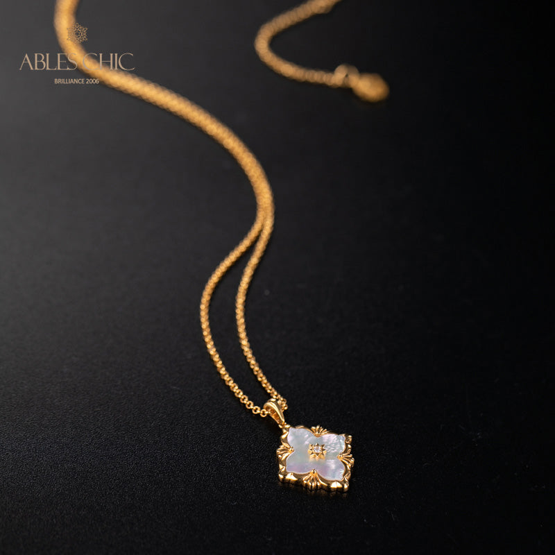 Collier de fleurs de trèfle 5039