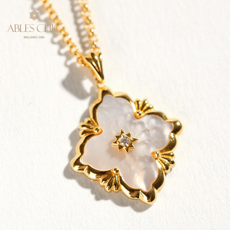 Collier de fleurs de trèfle 5039