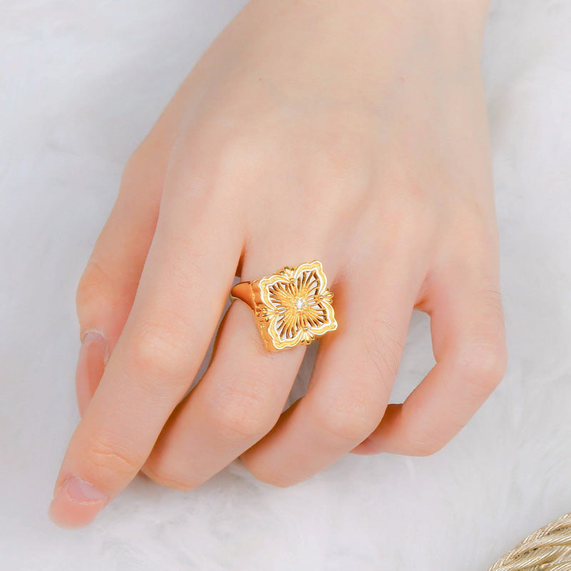 Bague Trèfle à Fretwork Dense 5360