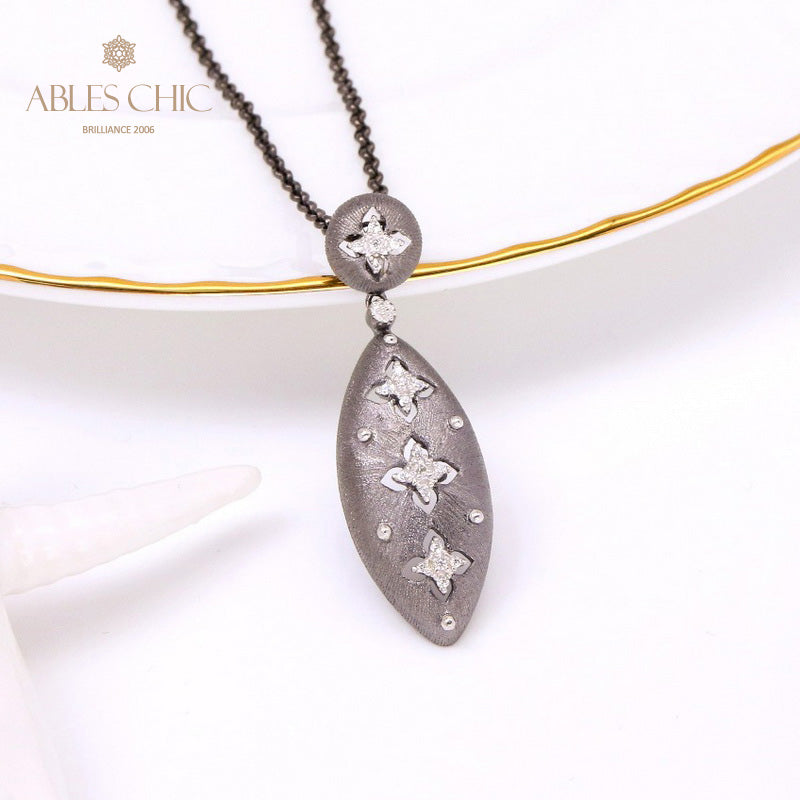 Collier ovale floral trèfle 5496