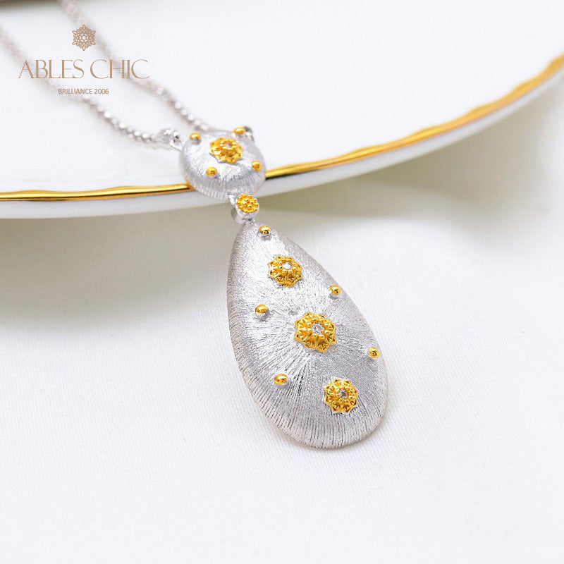 Collier floral en forme de larme soyeuse 5024