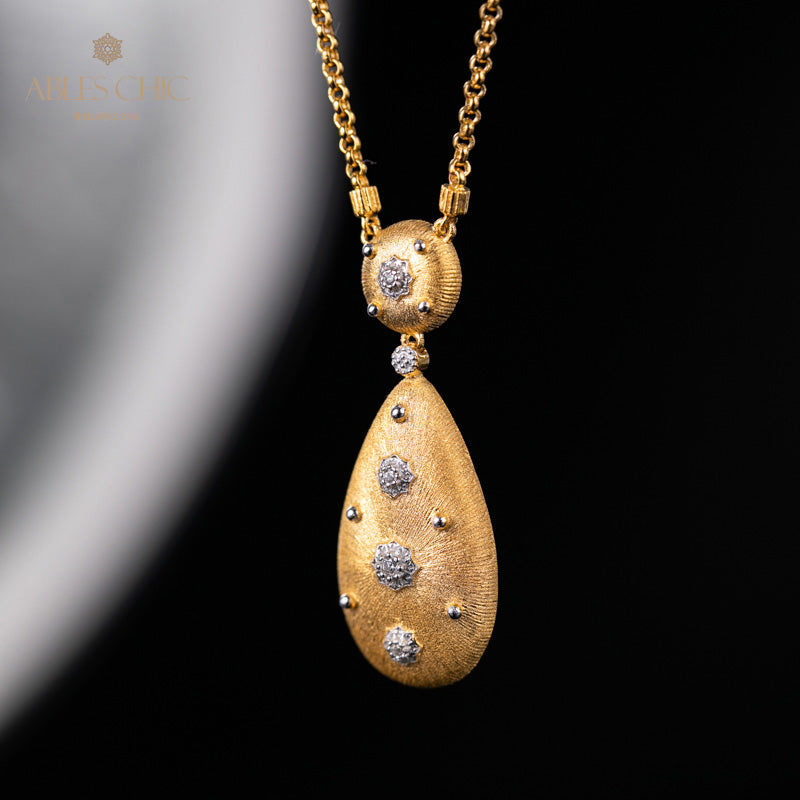 Collier floral en forme de larme soyeuse 5024