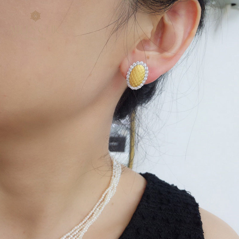 Boucles d'oreilles halo ovale soyeux 5832