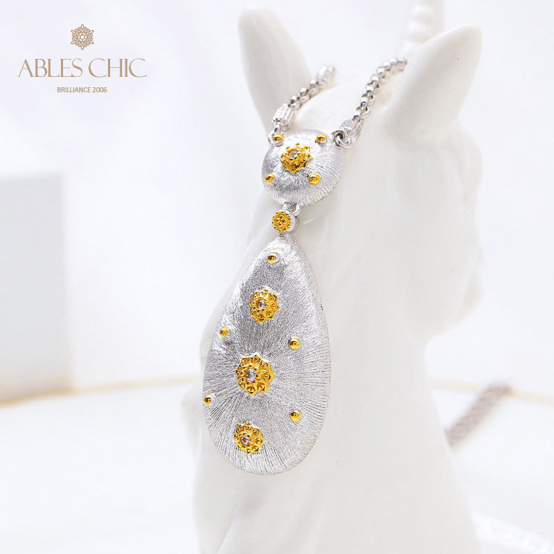 Collier floral en forme de larme soyeuse 5024