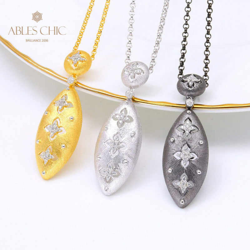 Collier ovale floral trèfle 5496