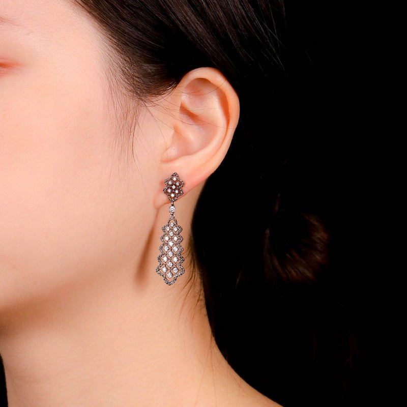 Boucles d'oreilles chandelier en dentelle ajourée 5010