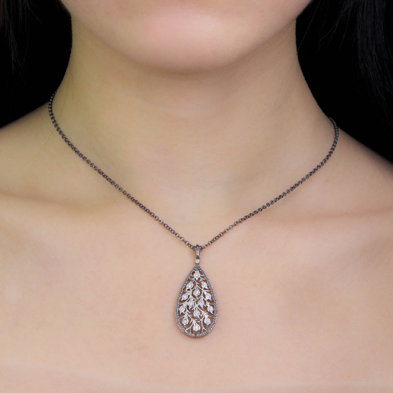Collier en forme de goutte de boutons de rose 5275