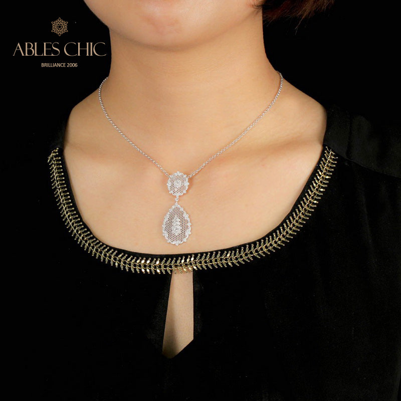 Collier en nid d'abeille floral en dentelle 5552