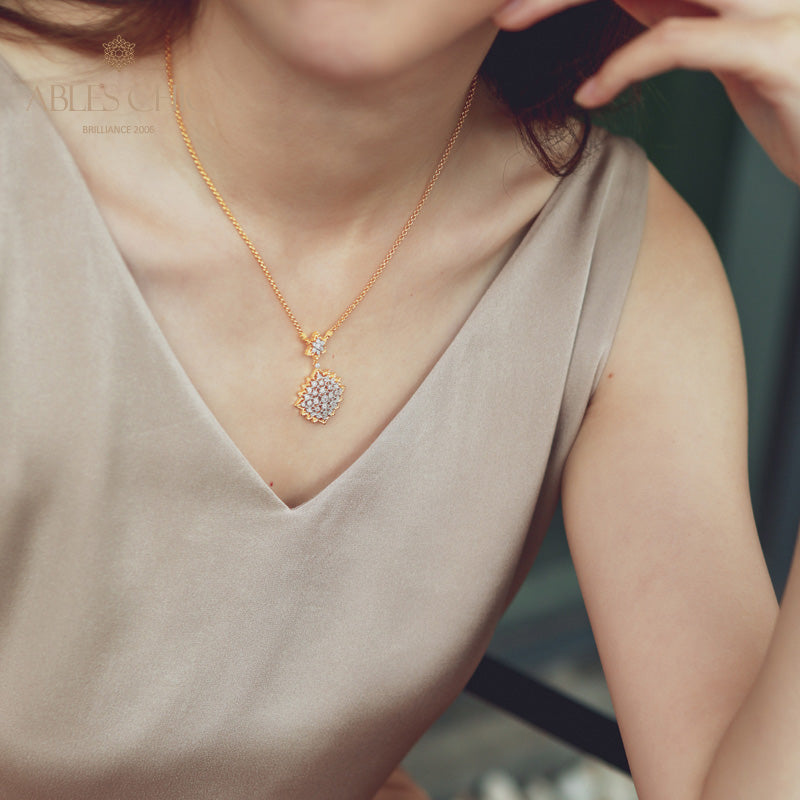 Collier Étoilé Filigrane Nid d'Abeille 5007
