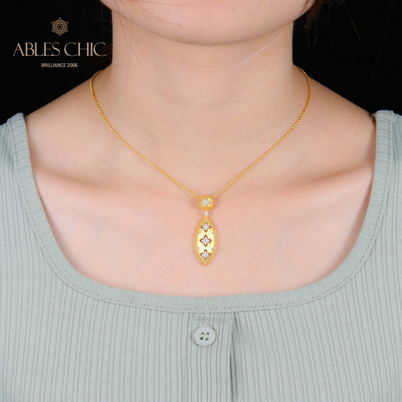 Collier ovale floral trèfle 5496