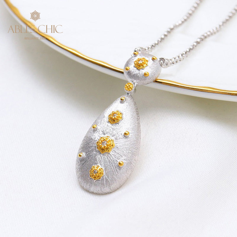 Collier floral en forme de larme soyeuse 5024