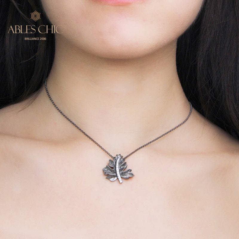 Pendentif feuille d'érable mat 5412
