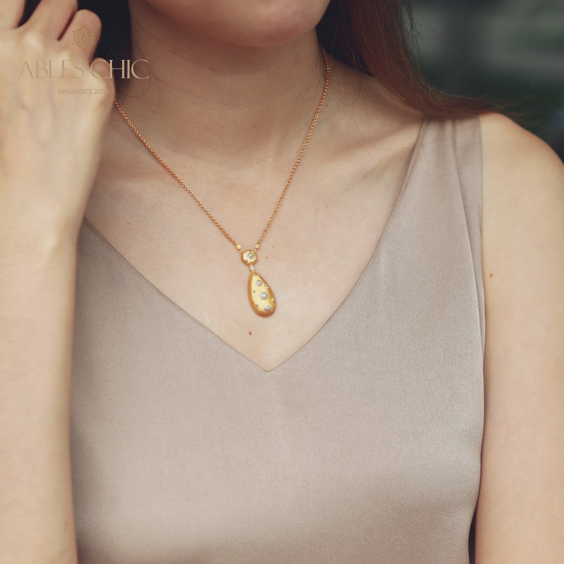Collier floral en forme de larme soyeuse 5024