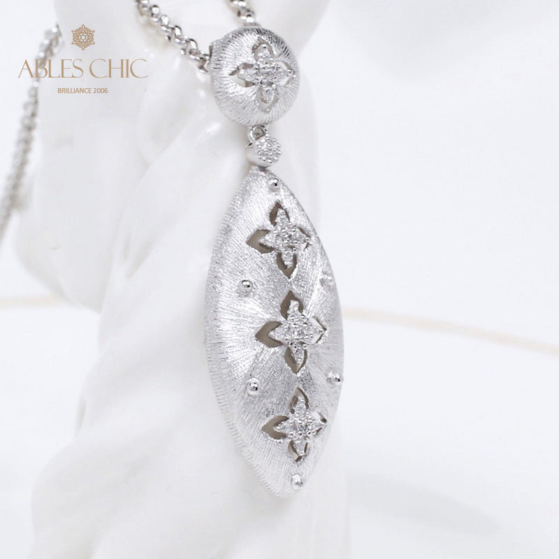 Collier ovale floral trèfle 5496