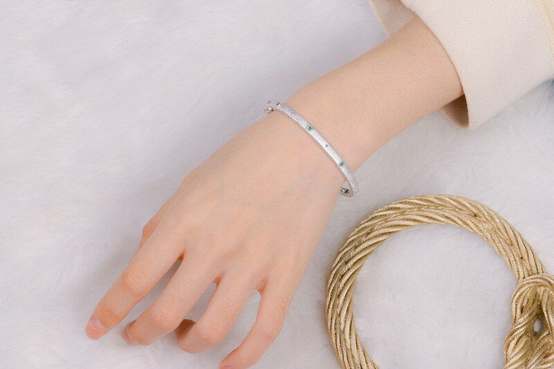Bracelet à charnière floral soyeux 5637