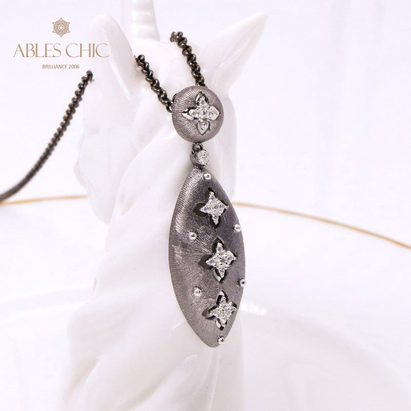 Collier ovale floral trèfle 5496