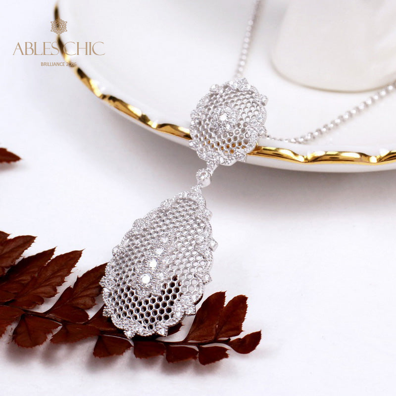 Collier en nid d'abeille floral en dentelle 5552