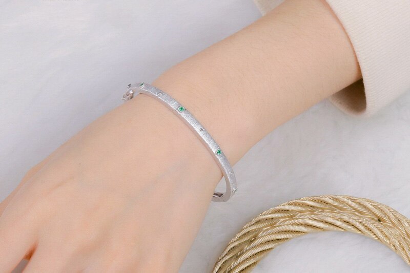 Bracelet à charnière floral soyeux 5637