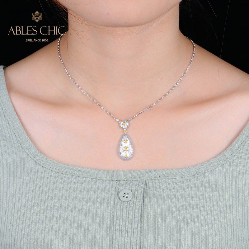 Collier floral en forme de larme soyeuse 5024