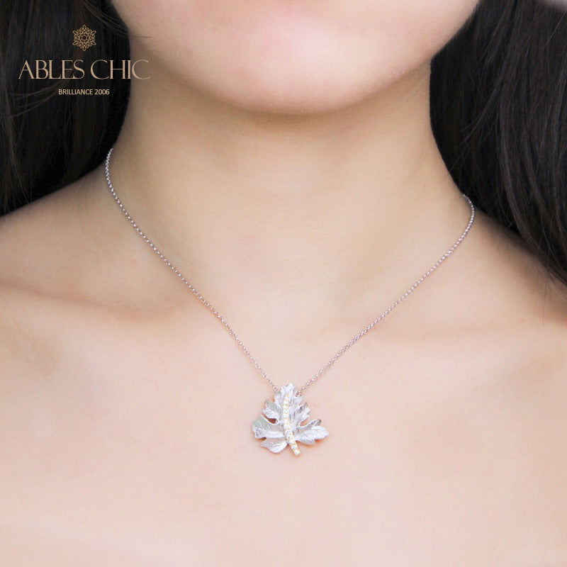 Pendentif feuille d'érable mat 5412