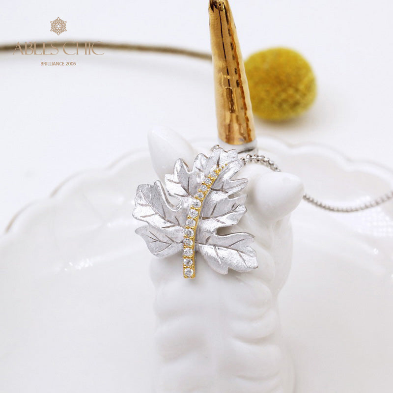 Pendentif feuille d'érable mat 5412