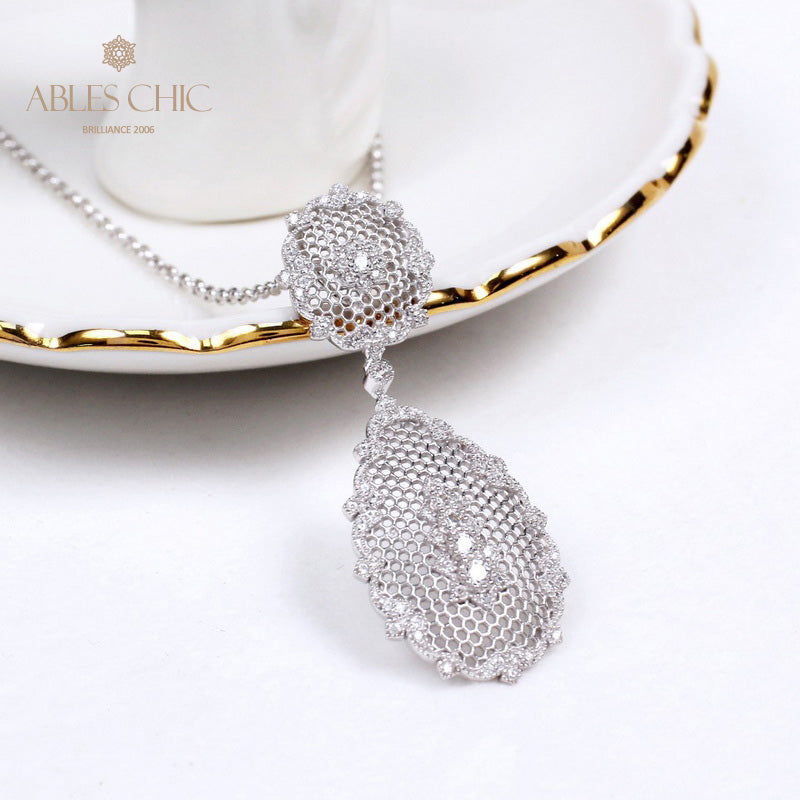 Collier en nid d'abeille floral en dentelle 5552
