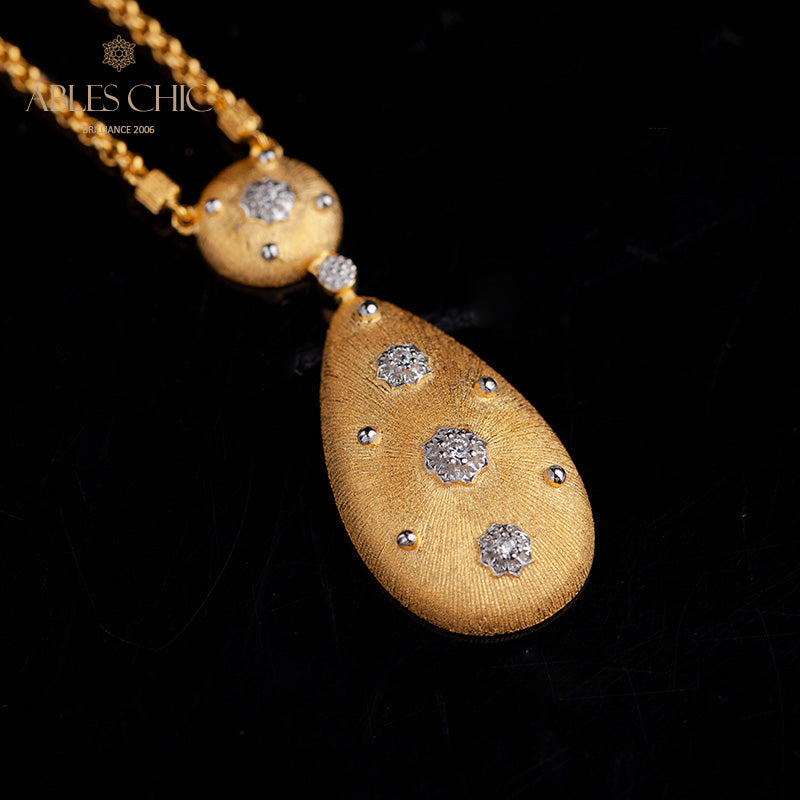 Collier floral en forme de larme soyeuse 5024