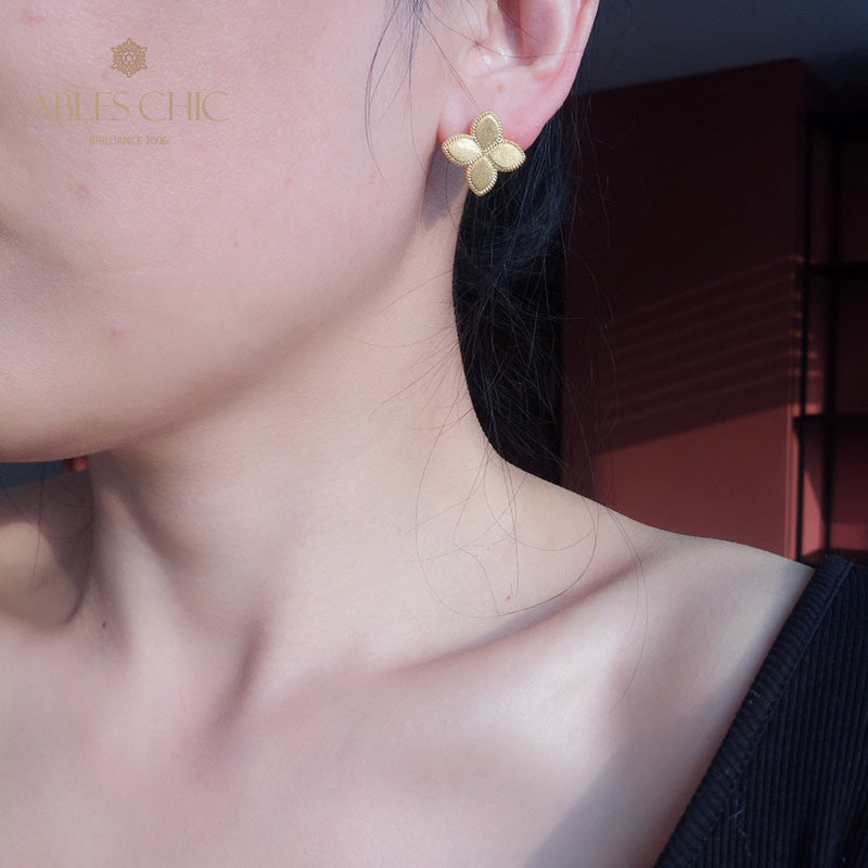 Boucles d'oreilles trèfle soyeux 6123